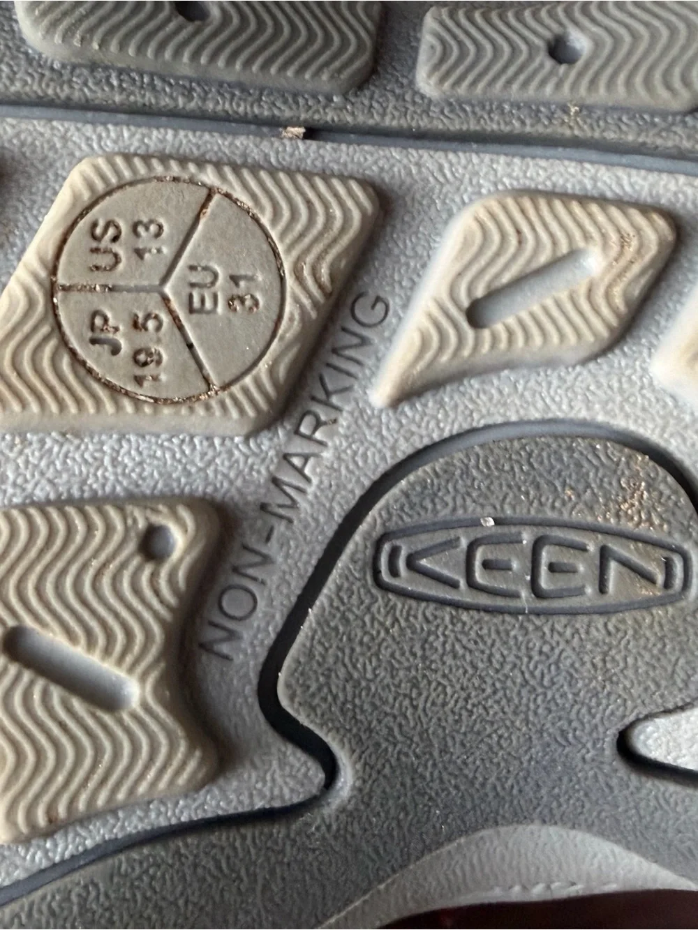 KEEN Kids Newport H2 closed-toe sandals in black, gray & red